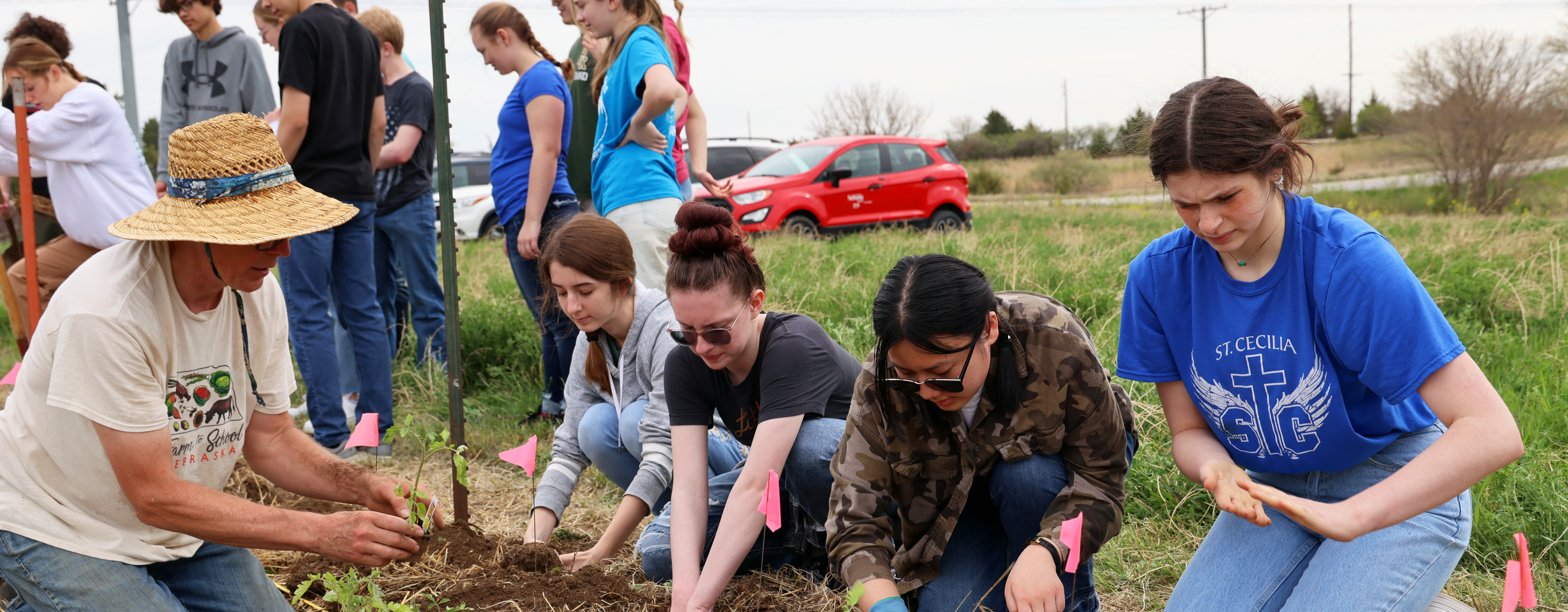 Students at farm-to-school field trip. Photo by Russell Shaffer