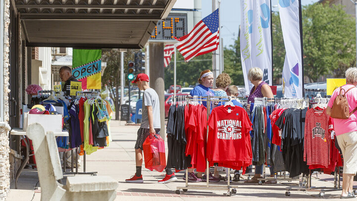 The 2023 Nebraska Rural Poll suggests a growing number of rural Nebraskans are pessimistic about their current and future well-being. This pessimism might stem from perceptions of the economy. Photo by Craig Chandler