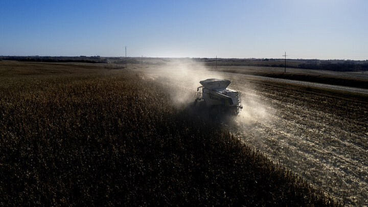 Two-thirds of rural Nebraskans surveyed are either very unfamiliar (43%) or somewhat unfamiliar (23%) with federal ag policy. Twenty-seven percent are somewhat familiar, and only 7% report being very familiar. 