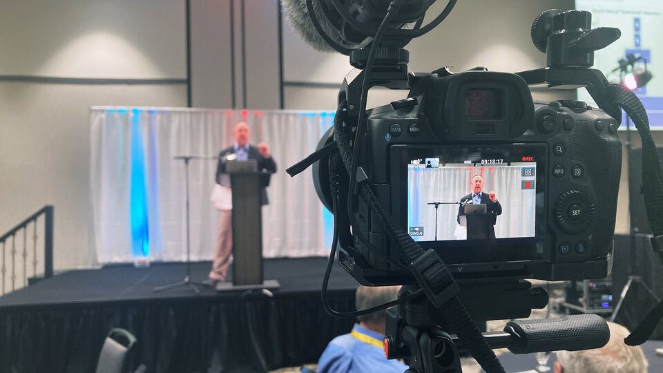 Camera shot of RPN Extension educator Shawn Kaskie presenting at a leadership Chautauqua in Kearney, Neb.