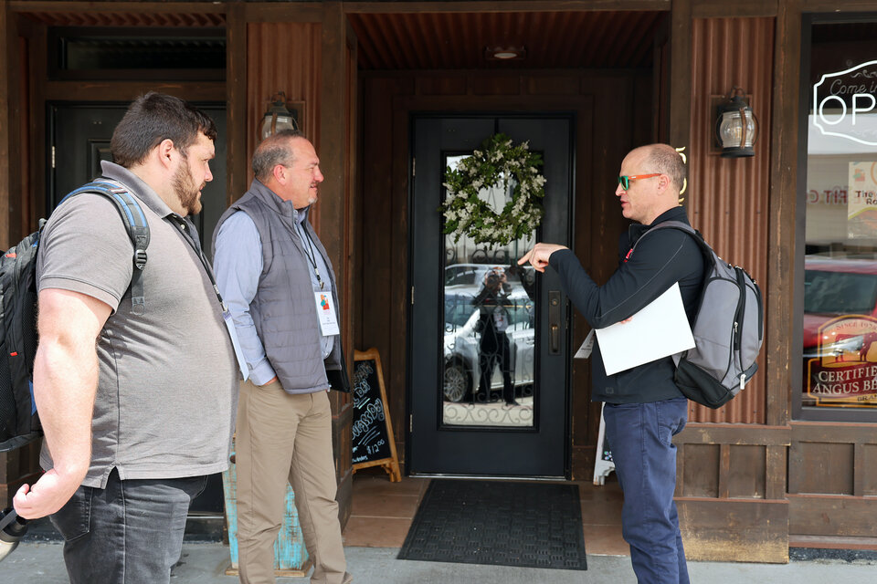 Attendees at the 2025 CEC Conference in North Platte, Neb. have a conversation between sessions. Photo by Russell Shaffer